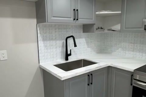 Basement Kitchen – Grey Shaker – Brampton, ON
