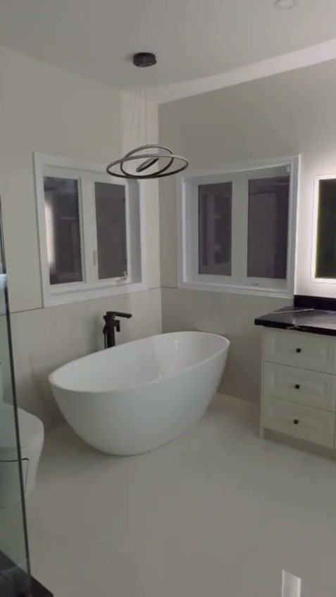 Spa Ensuite Bathroom